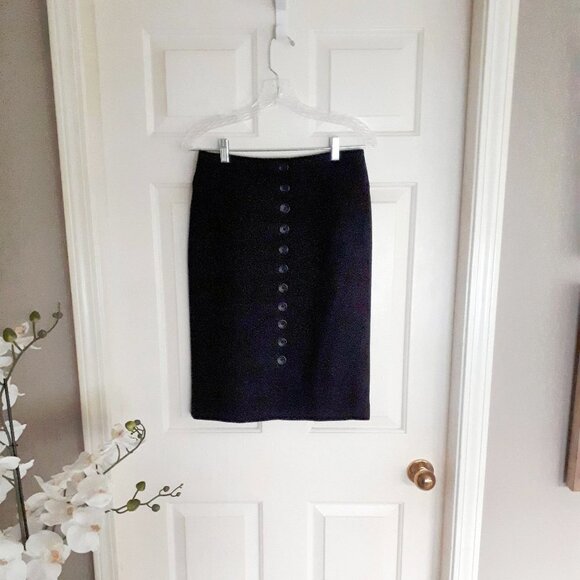 EUC Banana Republic black wool blend pencil skirt, 4 - Picture 2 of 3